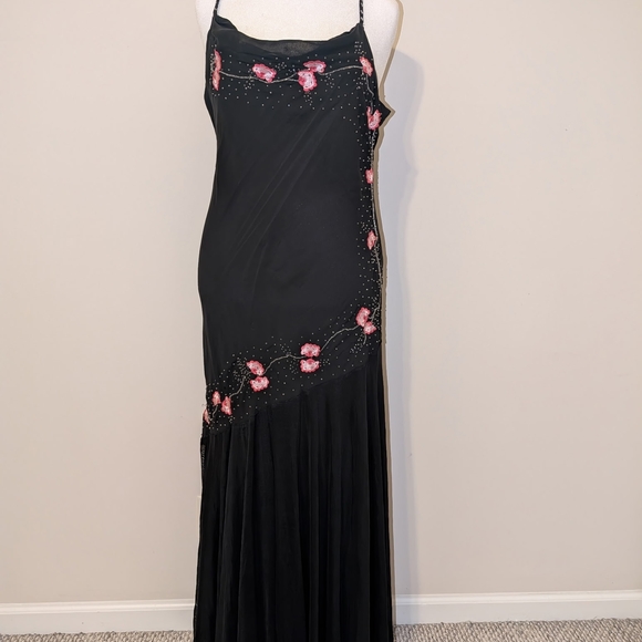 Ronni Nicole Dresses & Skirts - Ronni Nicole Elegant Black Maxi Dress with Pink Floral Design